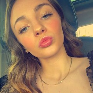 Meet your Posher, Addison